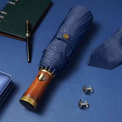 Um guarda-chuva de publicidade para homens X315 BSCI Automático à prova de vento Luxury Golden Wood Handle
