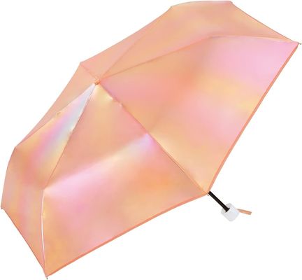 Um guarda-chuva imperdível para mulheres urbanas com proteção UV e design laser fino
