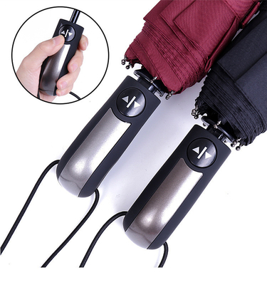 Um guarda-chuva dobrável totalmente automático X306 com design minimalista
