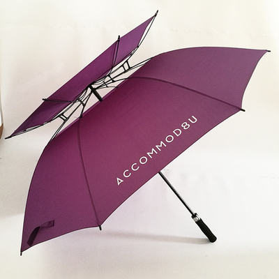 Um guarda-chuva de golfe ventilado de 30 polegadas com impressão de logotipo de dupla camada e design à prova de vento