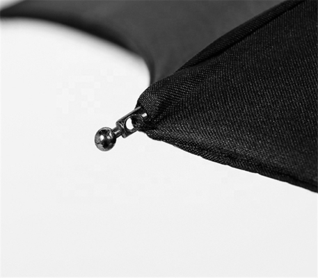 Um guarda-chuva de aço preto 10K 190T Pongee Adultos Automático 3 Dobras com impressões de logotipo
