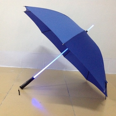 Um guarda-chuva de 23 polegadas 8K LED Light Up com 105cm de diâmetro aberto e tecido Pongee de secagem rápida
