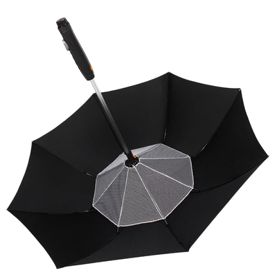 Um guarda-chuva de ventilador de arrefecimento à prova de vento personalizado com névoa de spray de água e impressão de logotipo