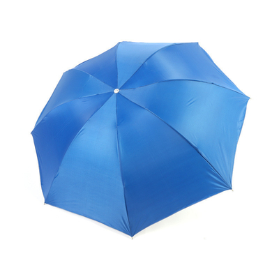 Um guarda-chuva de mercado ao ar livre com logotipo personalizado