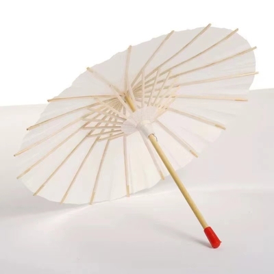 Requisitos feitos à mão Um guarda-chuva de papel japonês branco com desenhos personalizados Impressão de logotipo