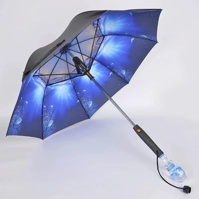 Um guarda-chuva repelente para o mercado externo com ventilador e spray de água