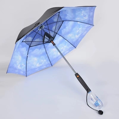 Um guarda-chuva repelente para o mercado externo com ventilador e spray de água
