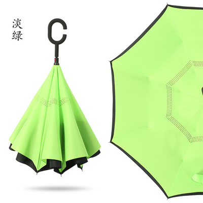 Compacto guarda-chuva invertida com alça em forma de C e eixo de metal revestido de preto