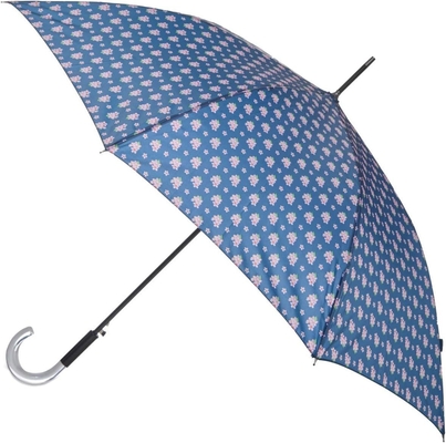 Um guarda-chuva de golfe revestido de borracha para proteção contra o vento e atividades ao ar livre