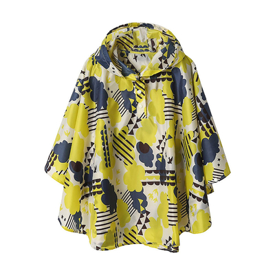 Manteiga de chuva de poliéster Cartoon Meninos e meninas bonitos Excursão escolar Roupas de chuva com saco Bit Poncho
