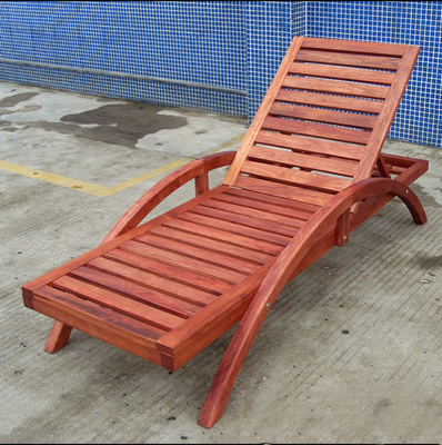 Mobiliário para o exterior relaxante Recliner de madeira de pinho para assentos casuais na praia ou piscina
