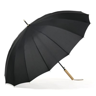Arco de fibra de vidro 16K Grande guarda-chuva de golfe amarelo à prova de vento com alça de madeira reta