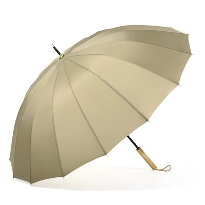 Arco de fibra de vidro 16K Grande guarda-chuva de golfe amarelo à prova de vento com alça de madeira reta