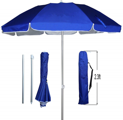 Um guarda-chuva elegante para o pátio com toalhas e impressão de logotipo personalizado