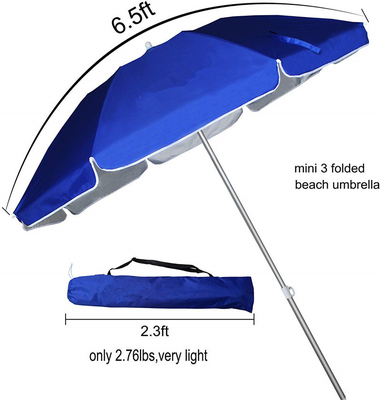 Um guarda-chuva elegante para o pátio com toalhas e impressão de logotipo personalizado