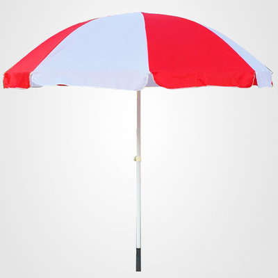 Um guarda-chuva de praia de sol com inclinação de botão e impressão de logotipo personalizado