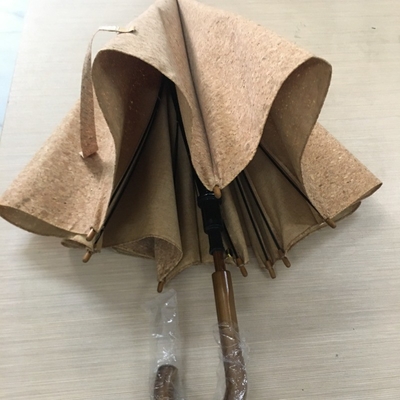 Um guarda-chuva de publicidade ágil da cadeia de suprimentos com costelas de fibra de vidro e diâmetro aberto de 105 cm