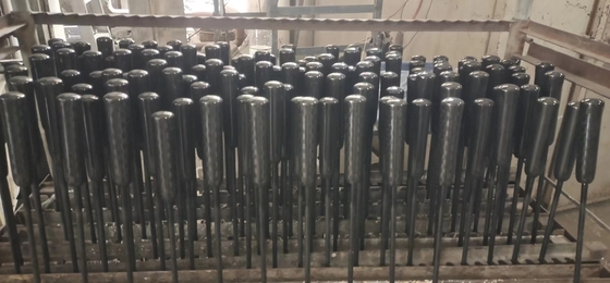 Um guarda-chuva ultraleve de fibra de carbono para todos em uma função em Singapura