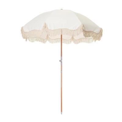 Um guarda-chuva de praia de pátio externo com guarda-chuva Tassel e 29/32 Shaft estilo coreano Grande