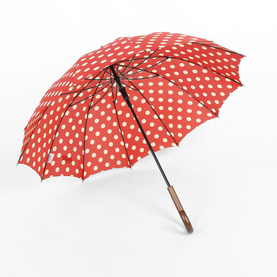 Um guarda-chuva impresso com um cabo curvo de madeira maciça e tecido Pongee 190T-50D