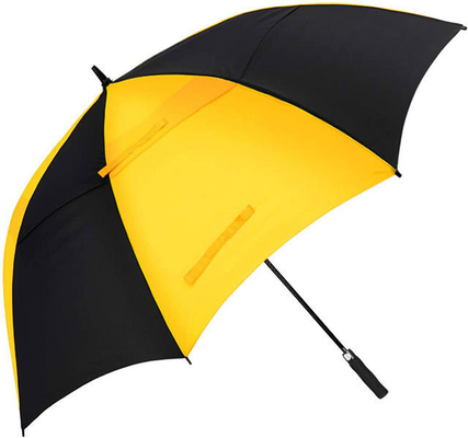 Um guarda-chuva de golfe de 190T de tecido Pongee para cobertura grande e longa em dias chuvosos