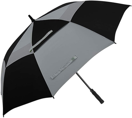 Um guarda-chuva de golfe de 190T de tecido Pongee para cobertura grande e longa em dias chuvosos