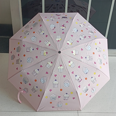 Logotipo personalizado Impresso Um guarda-chuva de tecido revestido de preto com eixo de aço